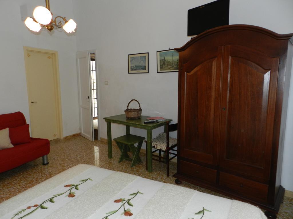 Casa Corte Con Terrazza Taviano  Exterior foto